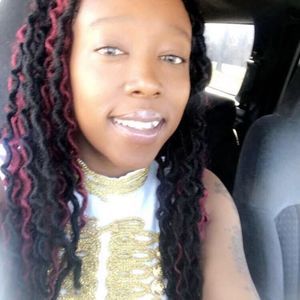 Meet your Posher, Elissa